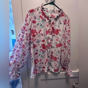 Floral blouse with puffy sleeves